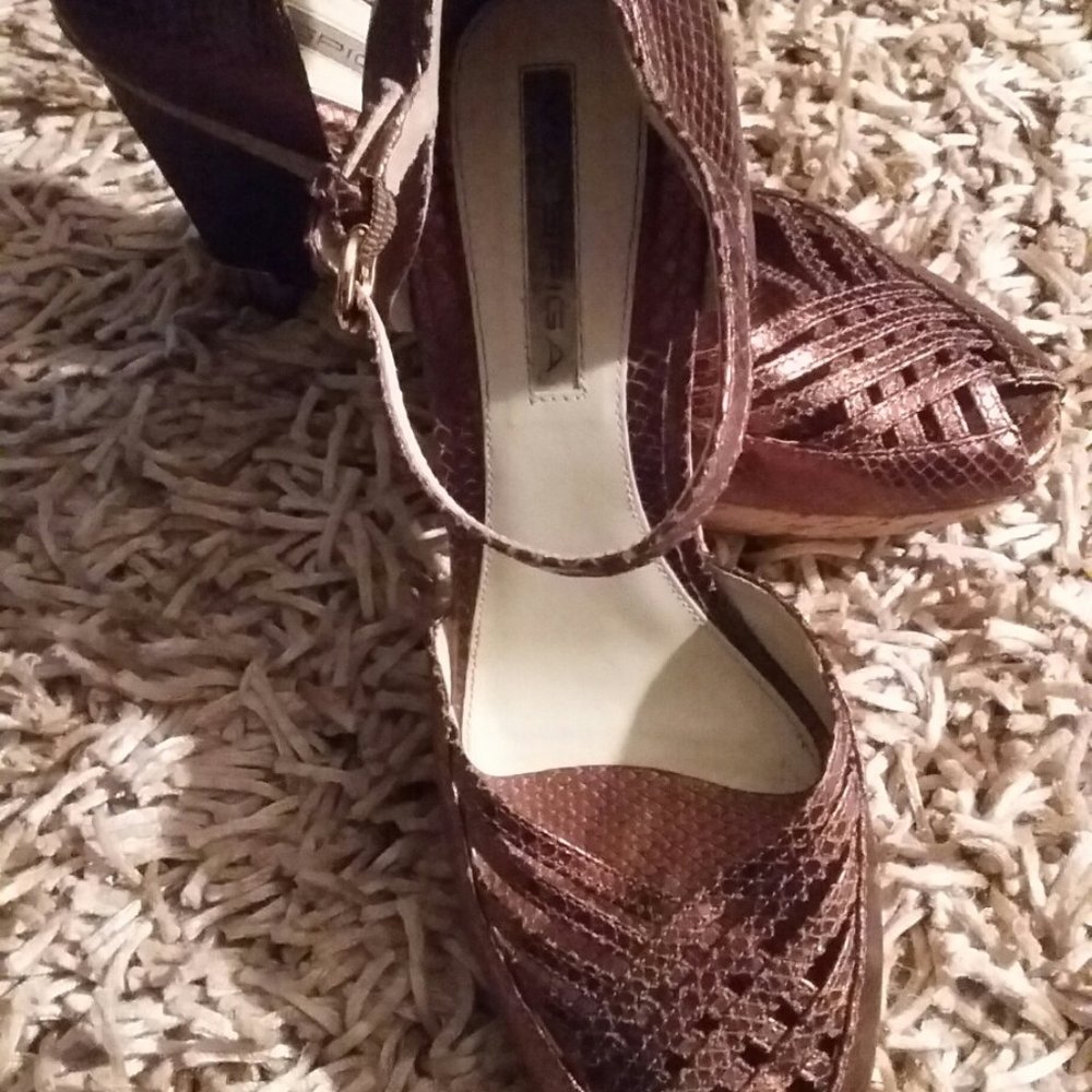 Via Spiga Metallic Wedge Sandal - size 10